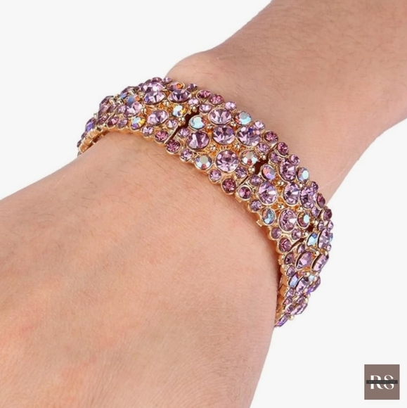 Round Austrian Crystal Elegant Stretch Bracelet. - Picture 1 of 3